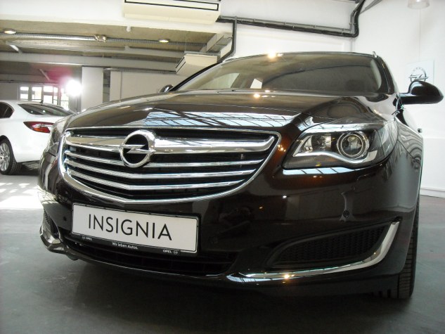2014-Opel-Insignia-OPC